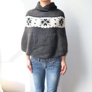 Gap Women's Black and Grey Sweatshirt